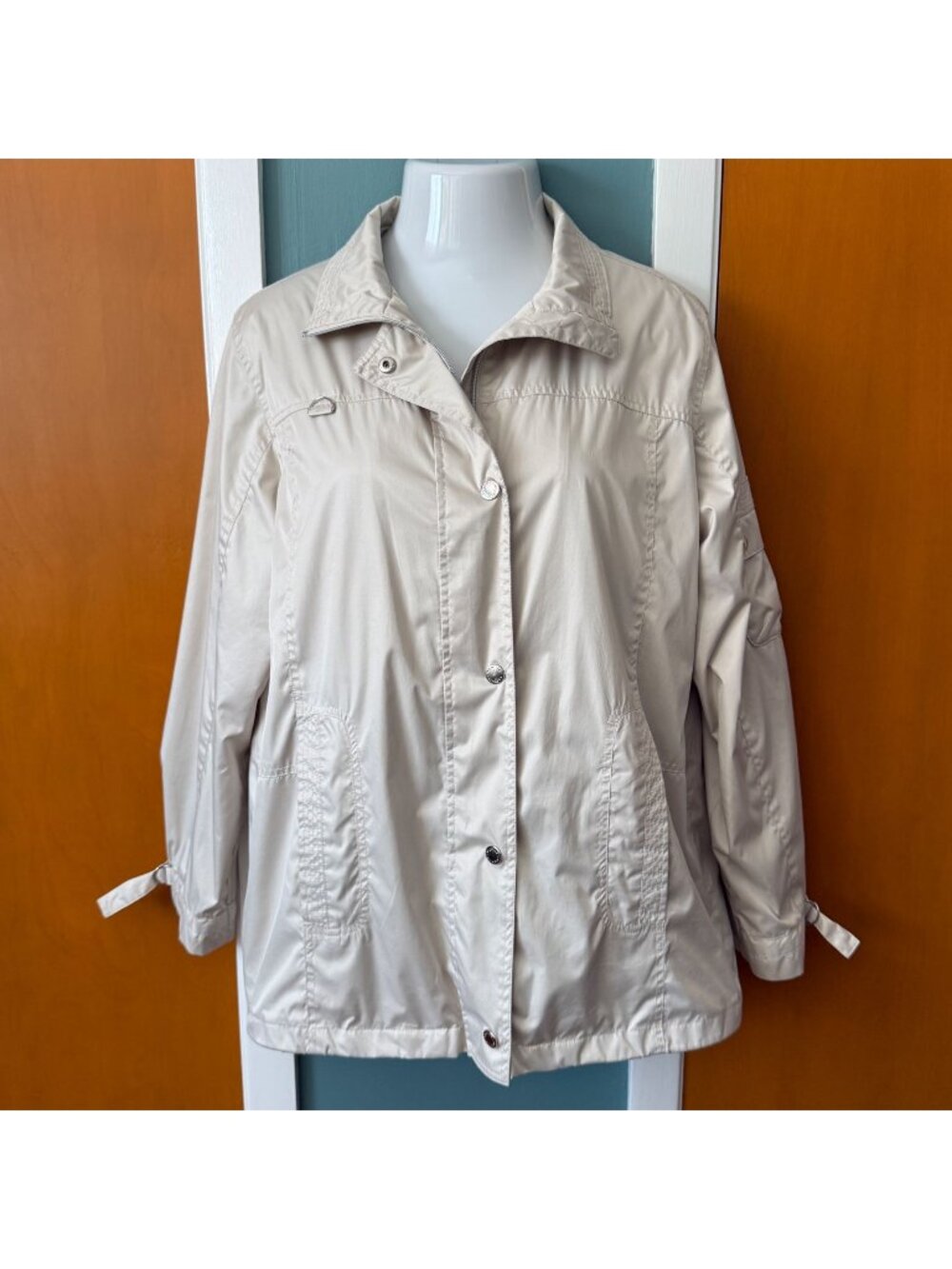 Neyelle Women’s Windbreaker Jacket L Champagne Beige Zipper Snap Front